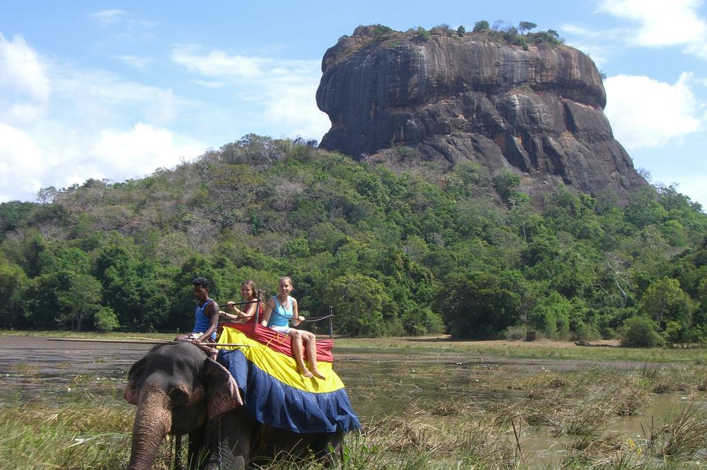 Risenlak Holiday Resort Polonnaruwa Luaran gambar